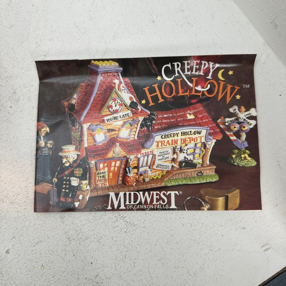 VTG Creepy Hollow Limited Ed Train Depot Halloween Village House & Figures WORKS - Picture 14 of 16